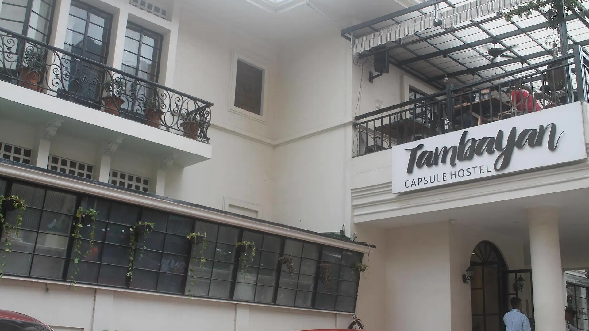 Tambayan Capsule Hostel & Bar Manila