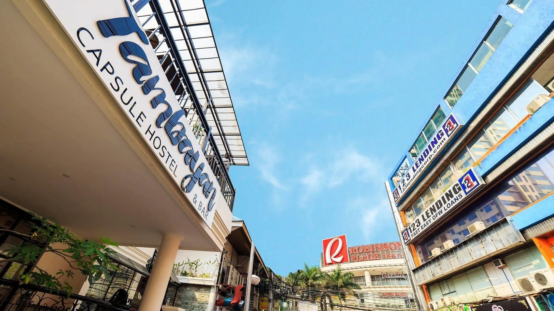 Tambayan Capsule Hostel & Bar Manila