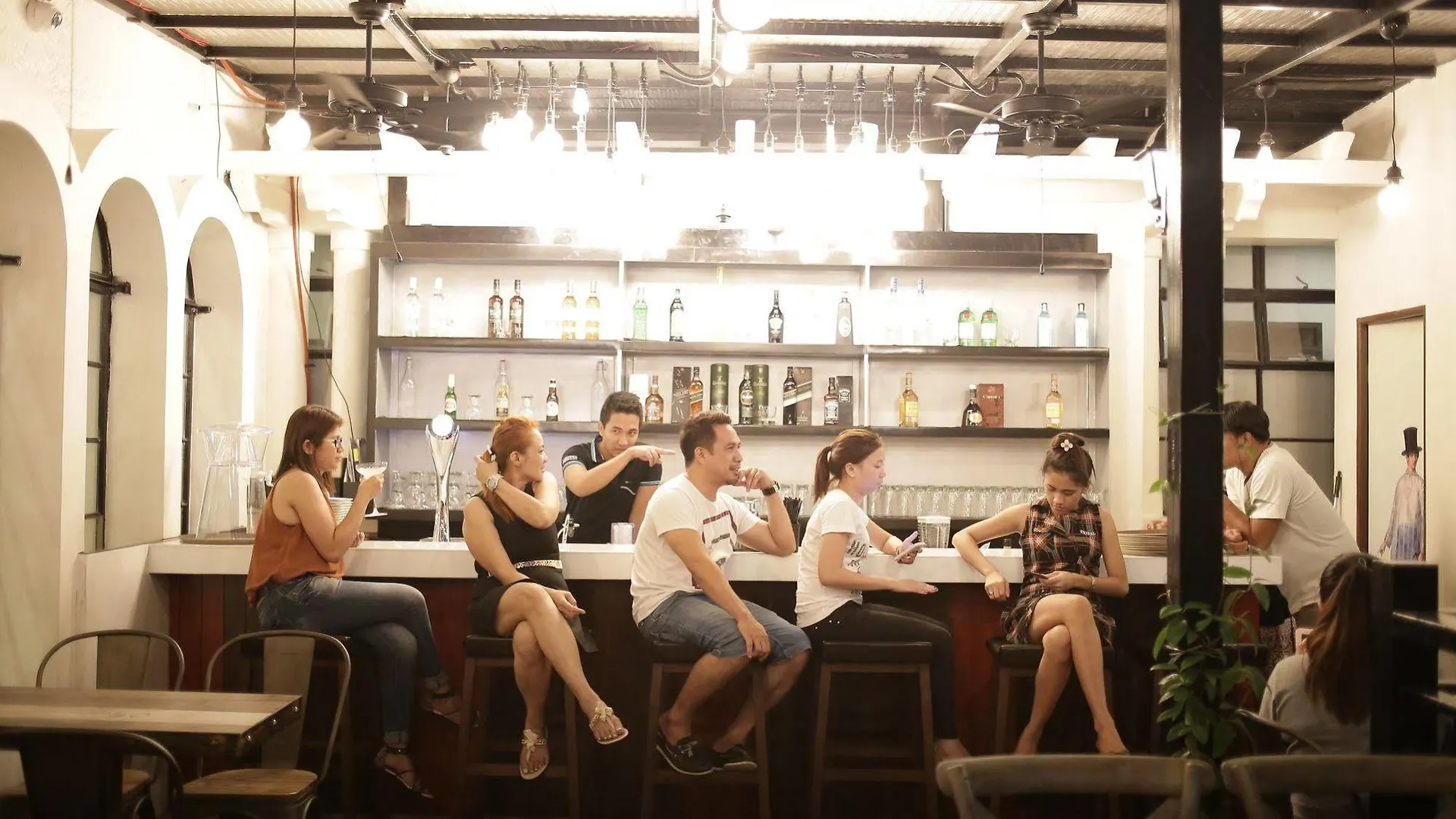 Tambayan Capsule Hostel & Bar Manila 0*,